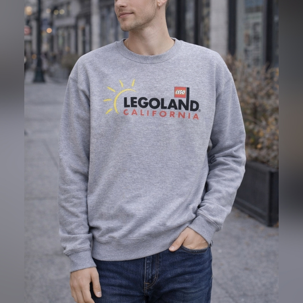 LEGO LEGOLAND California Sweater Size S Gray Crewneck Graphic Pullover Unisex